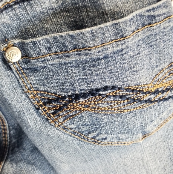 Illegal jeans - Picture 3 of 3